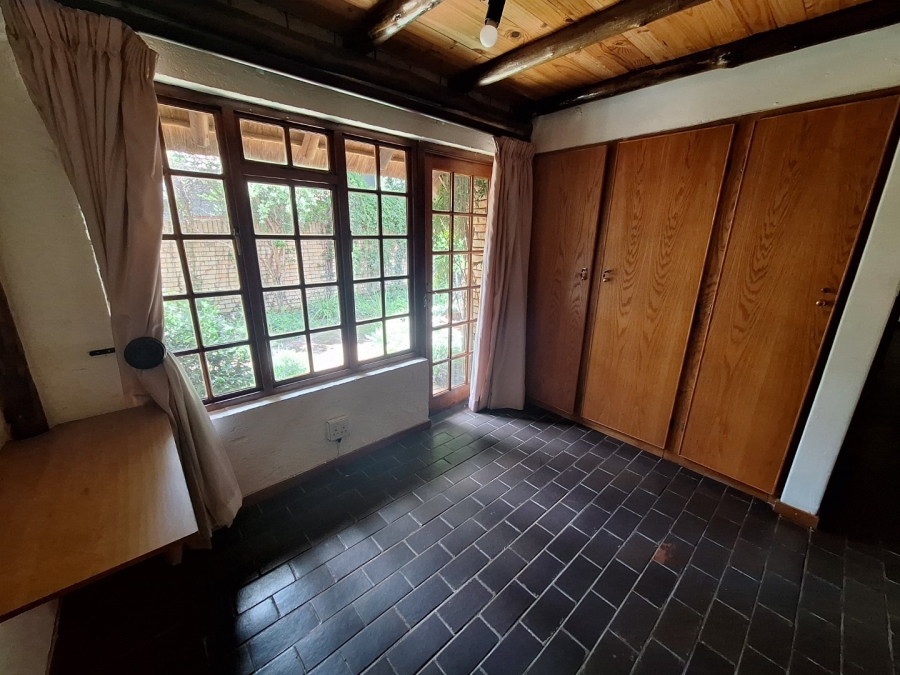5 Bedroom Property for Sale in Mooivallei Park North West